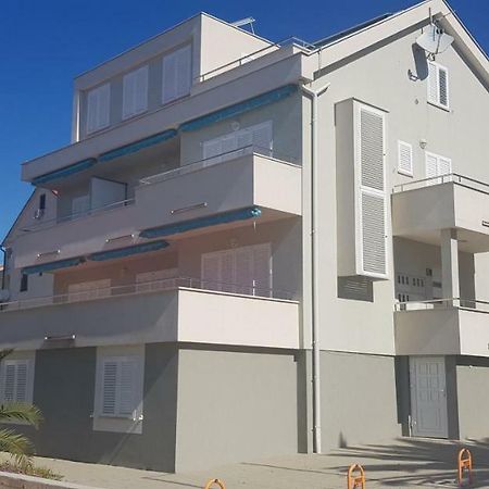 Apartments Biba Novalja Εξωτερικό φωτογραφία