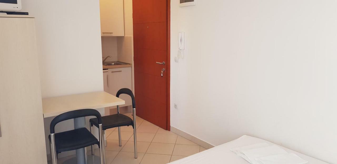 Apartments Biba Novalja Εξωτερικό φωτογραφία