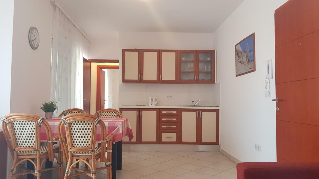 Apartments Biba Novalja Εξωτερικό φωτογραφία