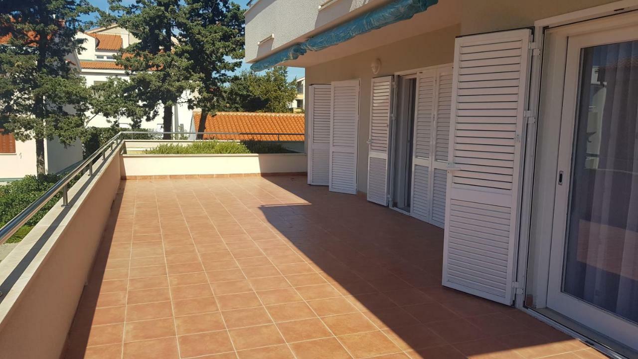 Apartments Biba Novalja Εξωτερικό φωτογραφία