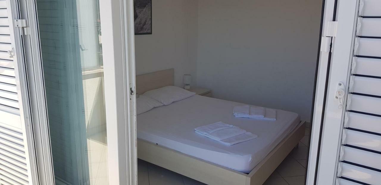 Apartments Biba Novalja Εξωτερικό φωτογραφία